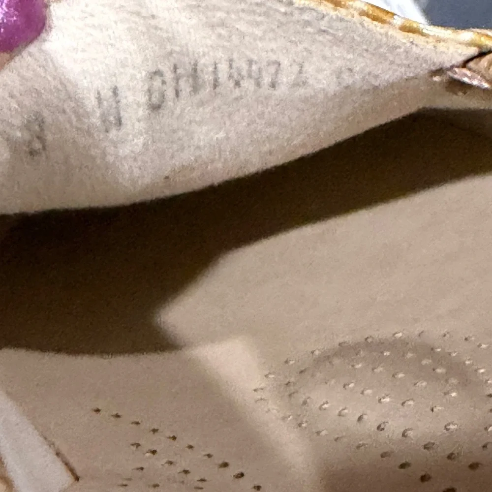 SAS simplify leather